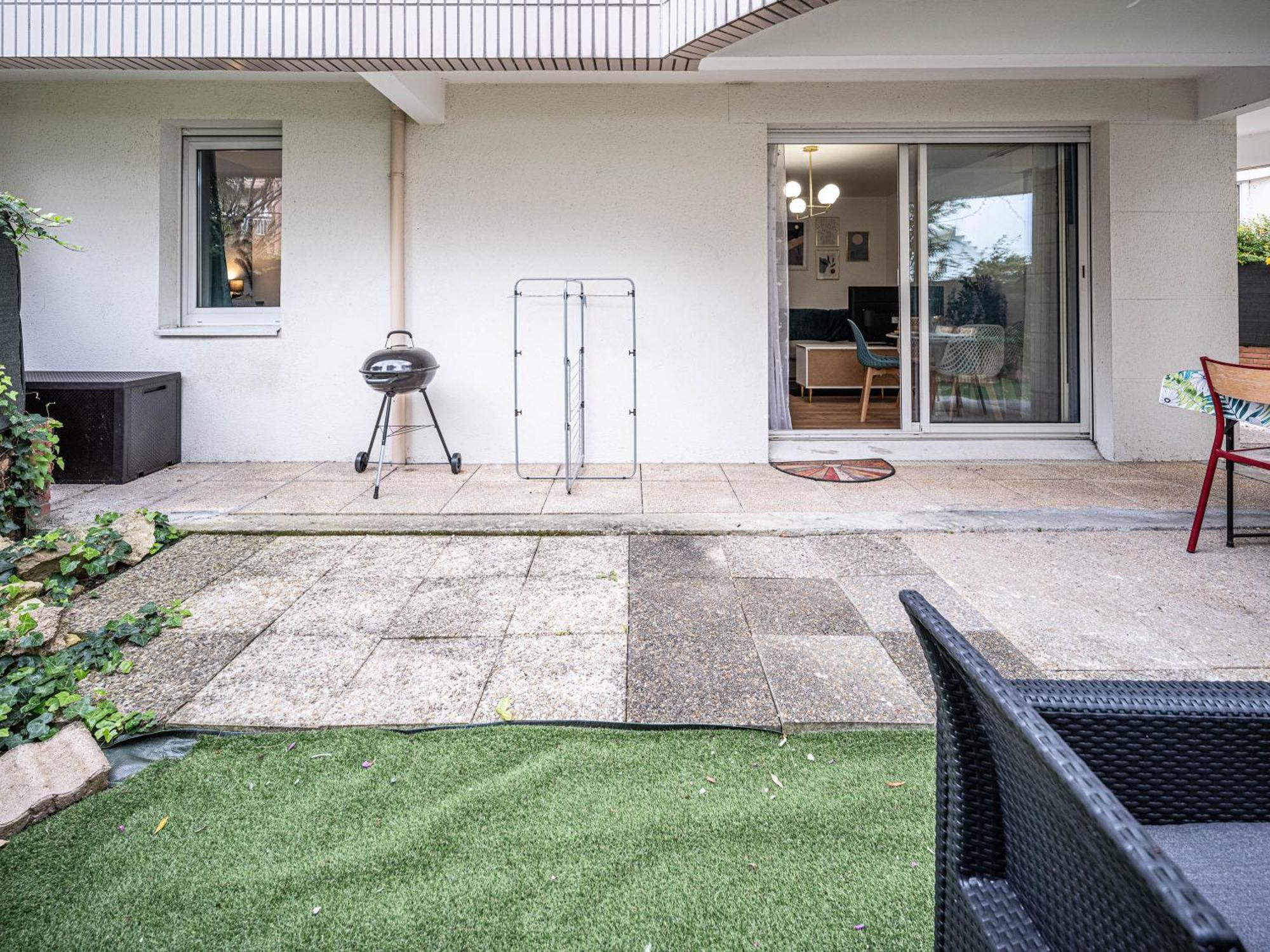 Appartement Cocooning En Centre-Ville - Residence Le Colisee エルモン エクステリア 写真